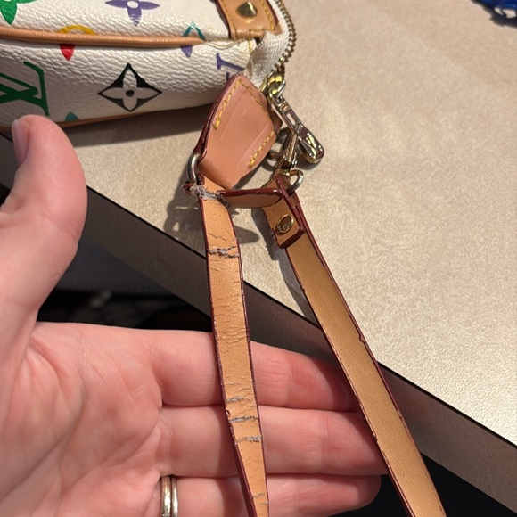 Clutch - Picture 3 of 4